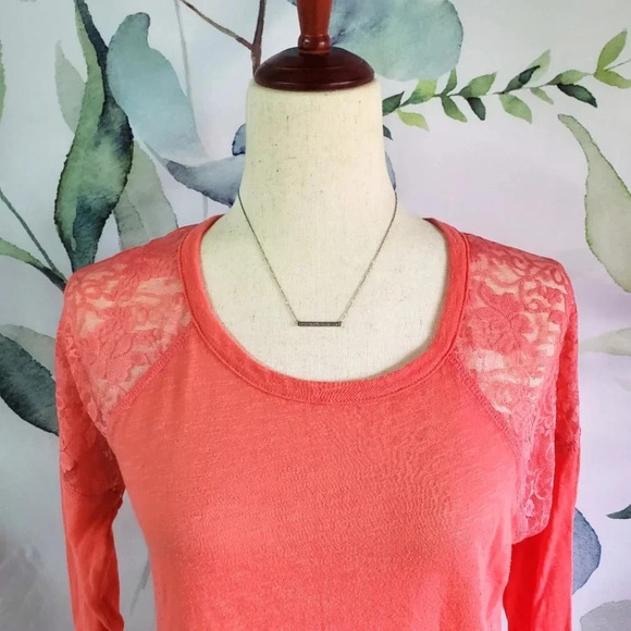 LEI | Lace Shoulder Long Sleeve Top in Coral sz XL - Picture 2 of 6